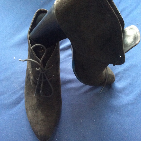 Franco Sarto Black Sueded Leather Ankle Boots - Picture 2 of 3